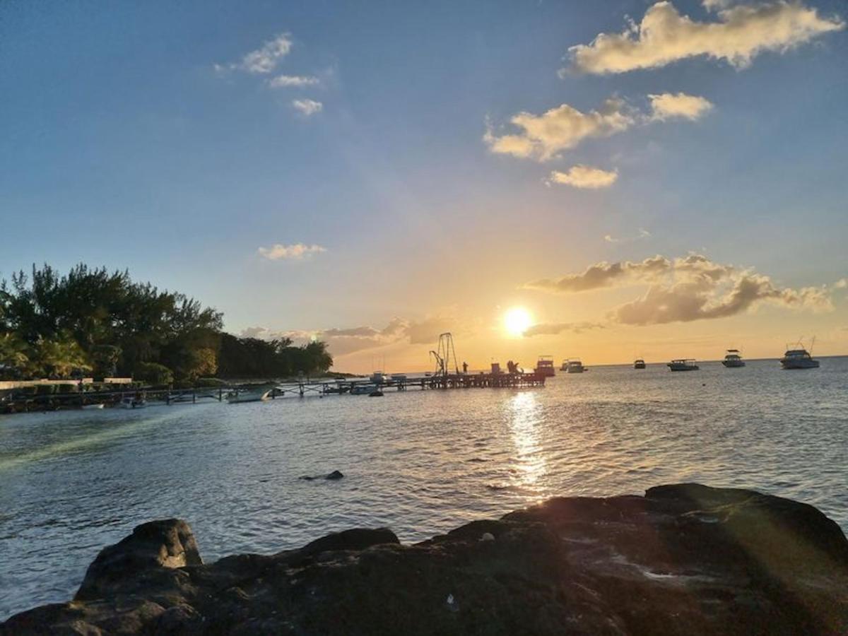 Holiday Rentals Mauritius Pointe aux Canonniers Exterior photo